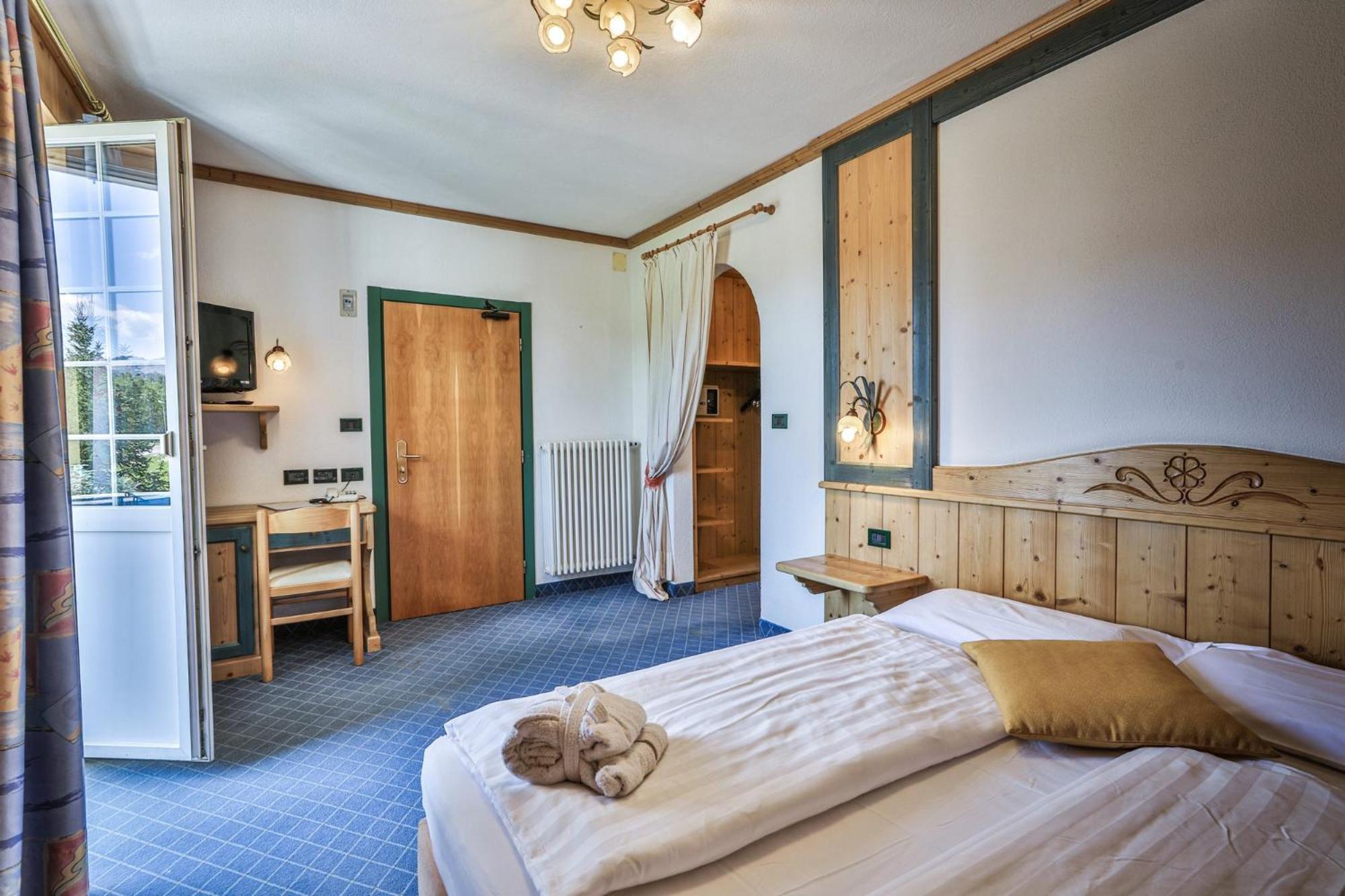 Mytime Hotels Savoy Vigo di Fassa Szoba fotó