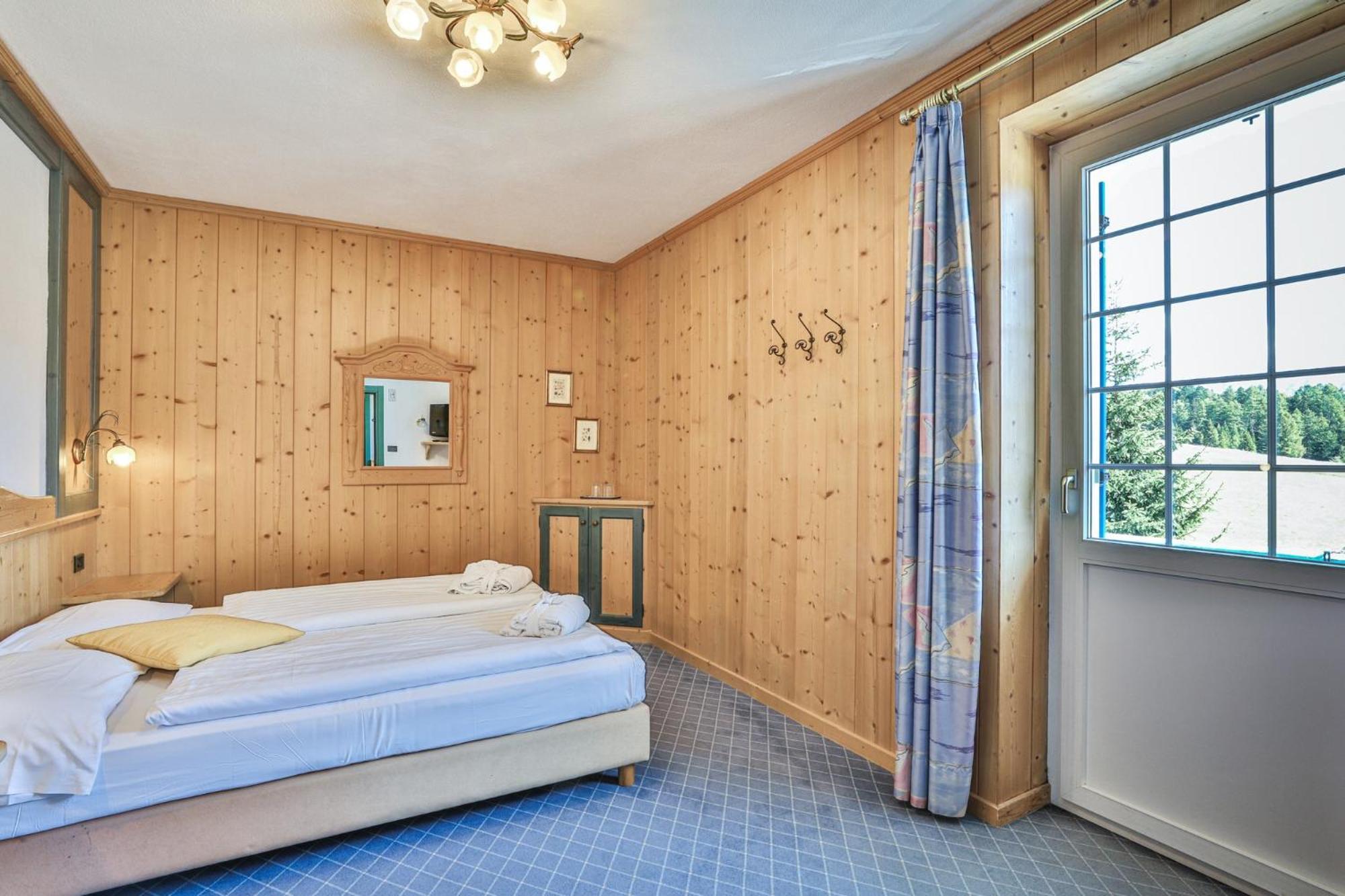 Mytime Hotels Savoy Vigo di Fassa Szoba fotó